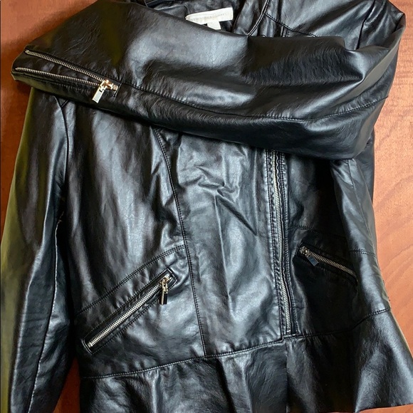 Leather jacket - Picture 2 of 5